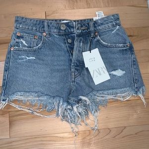 BRAND NEW ZARA mid rise jean shorts
